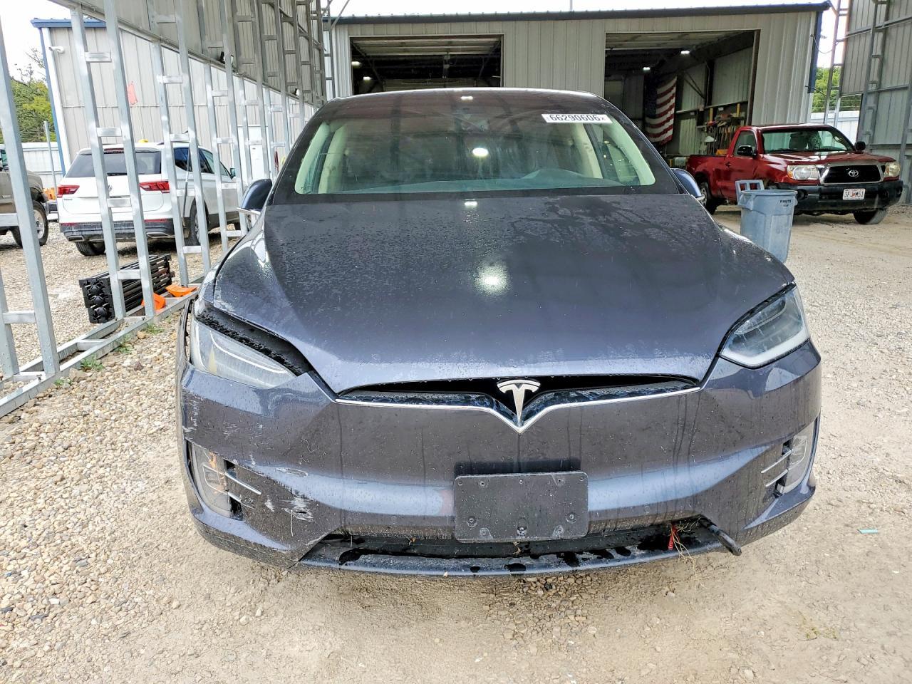2016 Tesla Model X - Фото 5