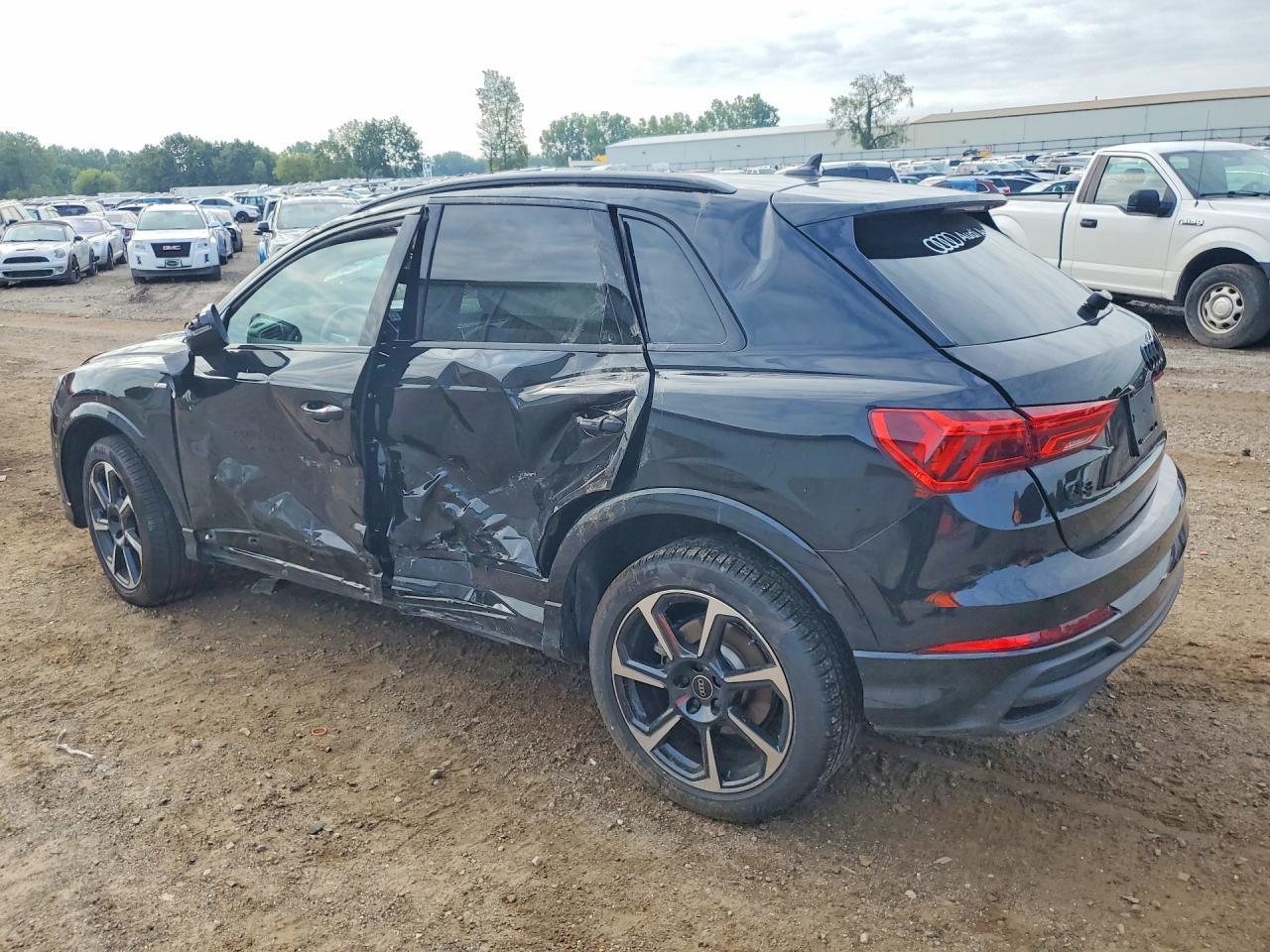 2025 Audi Q3 Premium Plus S Line 45 - Фото 2