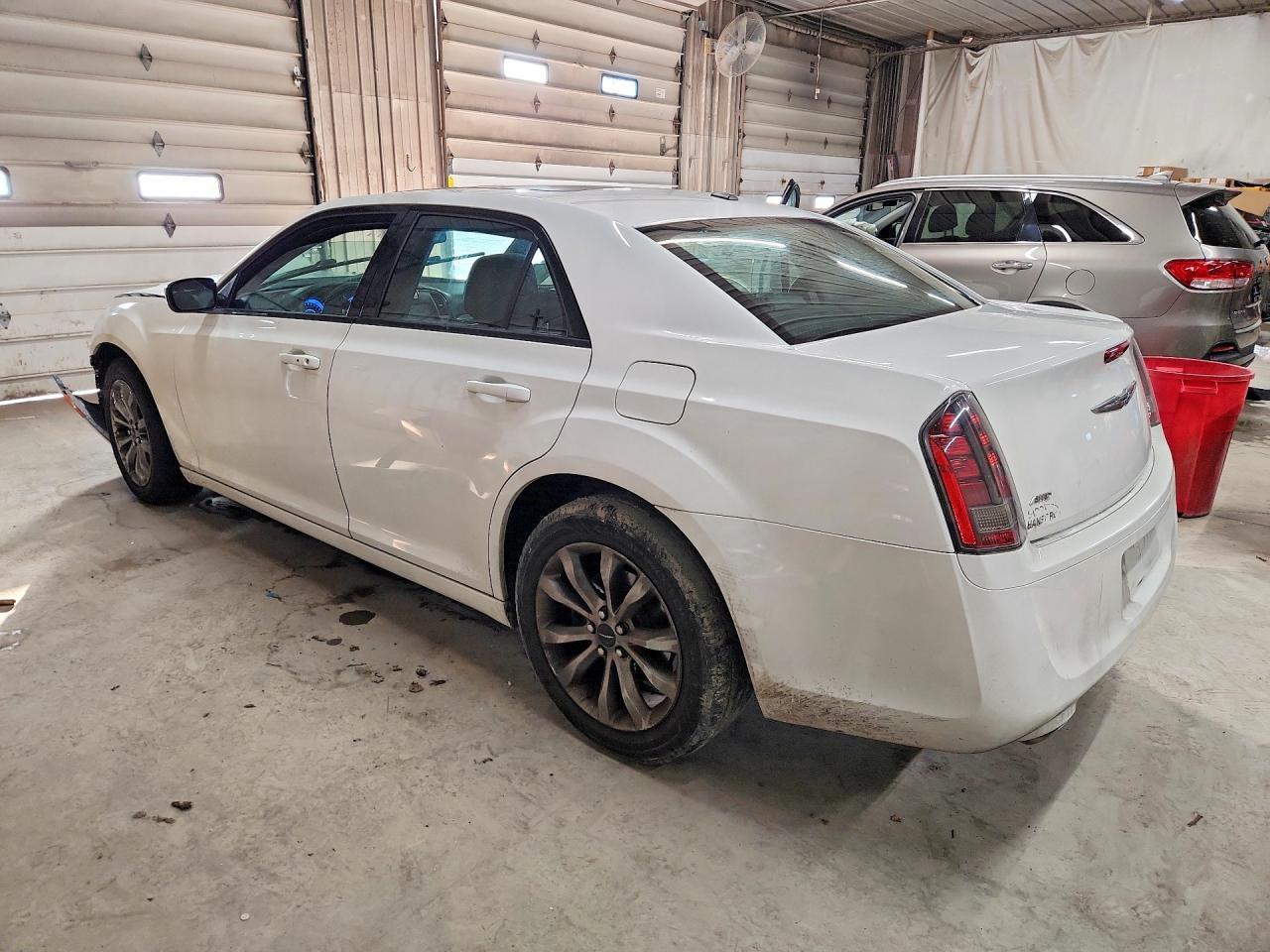 2014 Chrysler 300 S - Фото 2