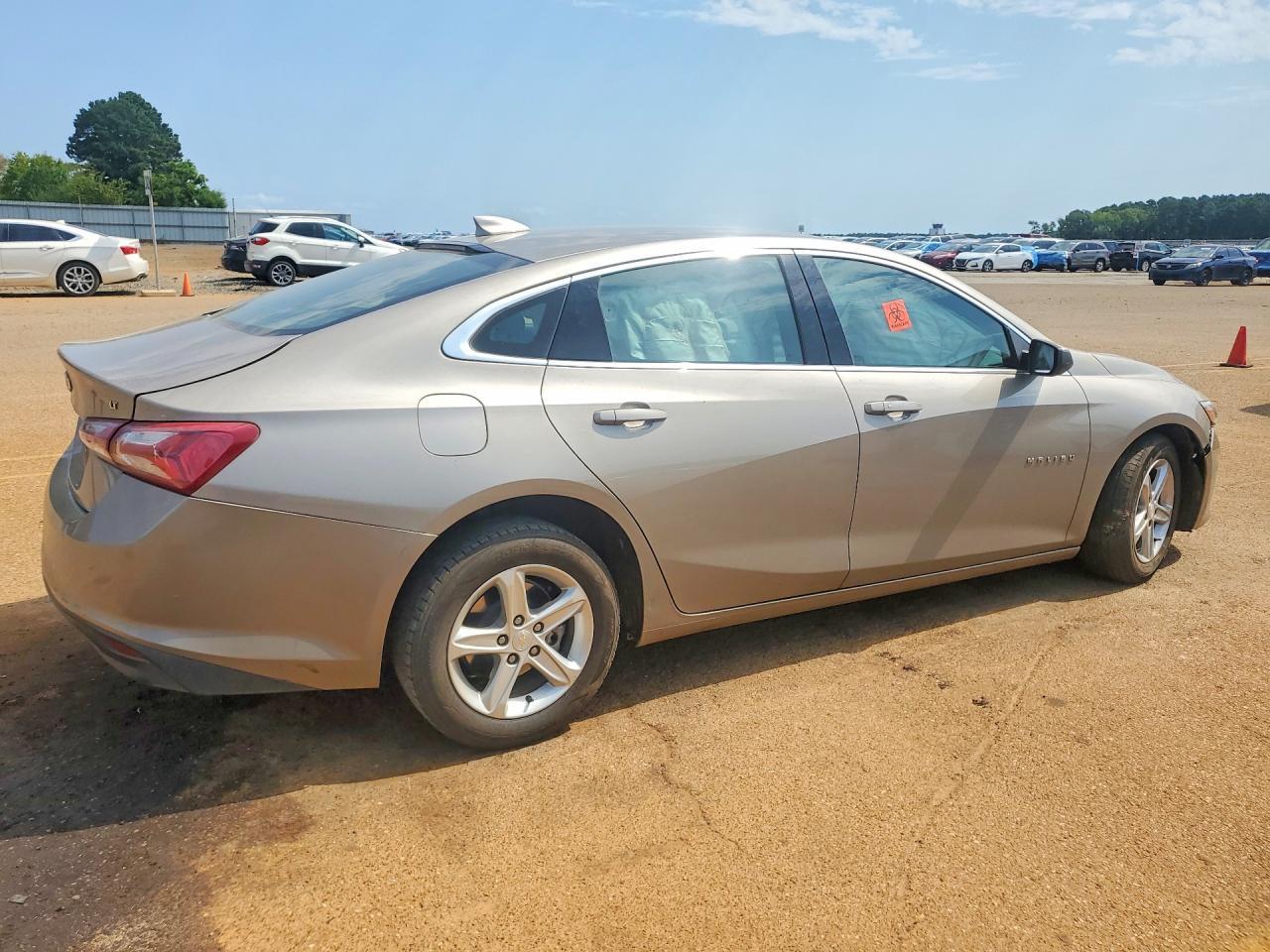 2022 Chevrolet Malibu Lt - Фото 3
