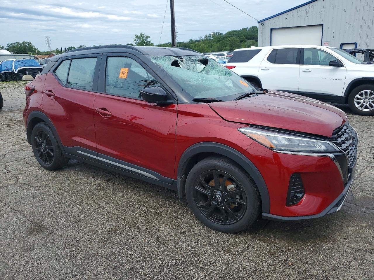 2023 Nissan Kicks Sr - Image 4