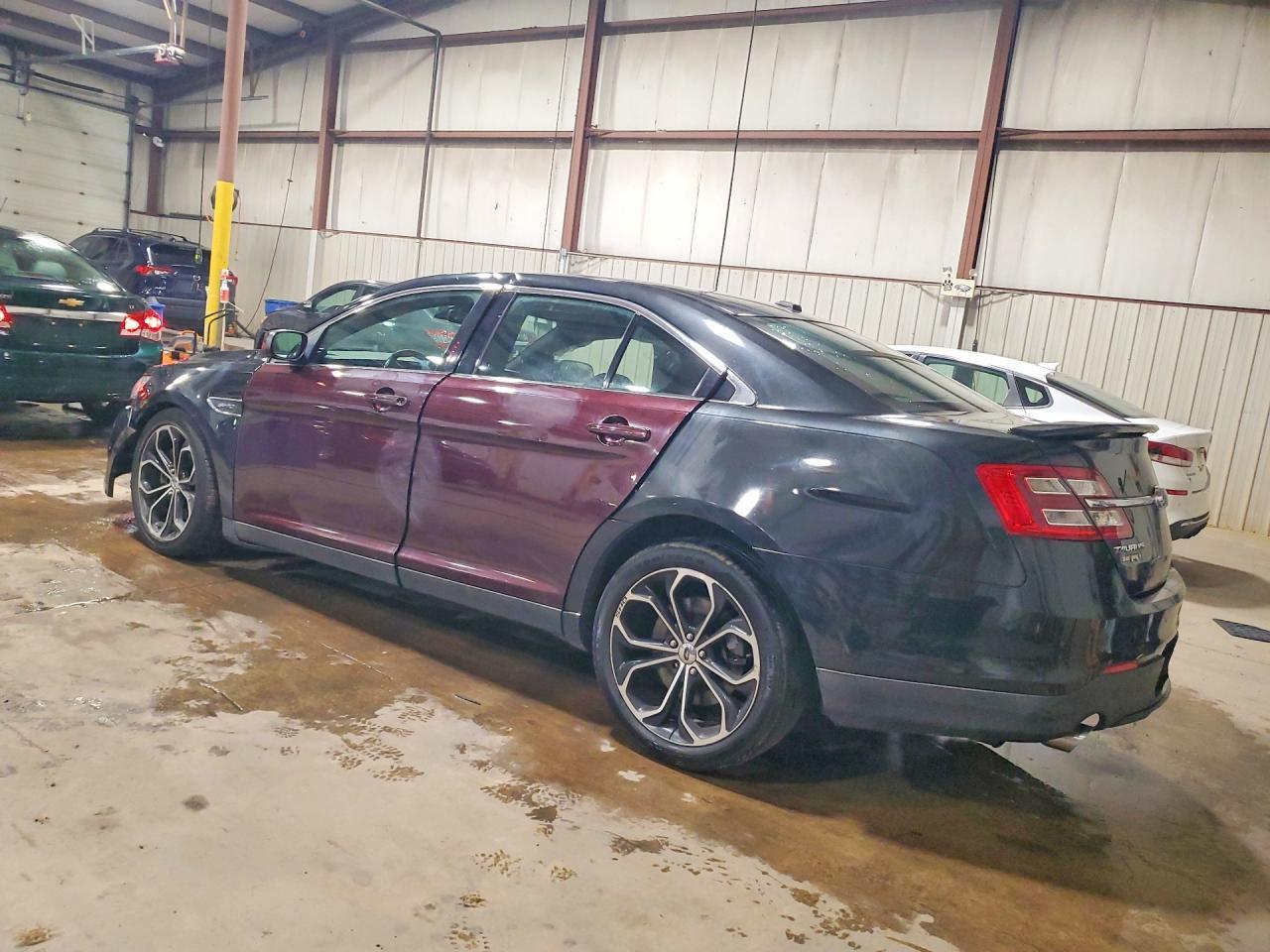 2013 Ford Taurus Sho - Фото 2