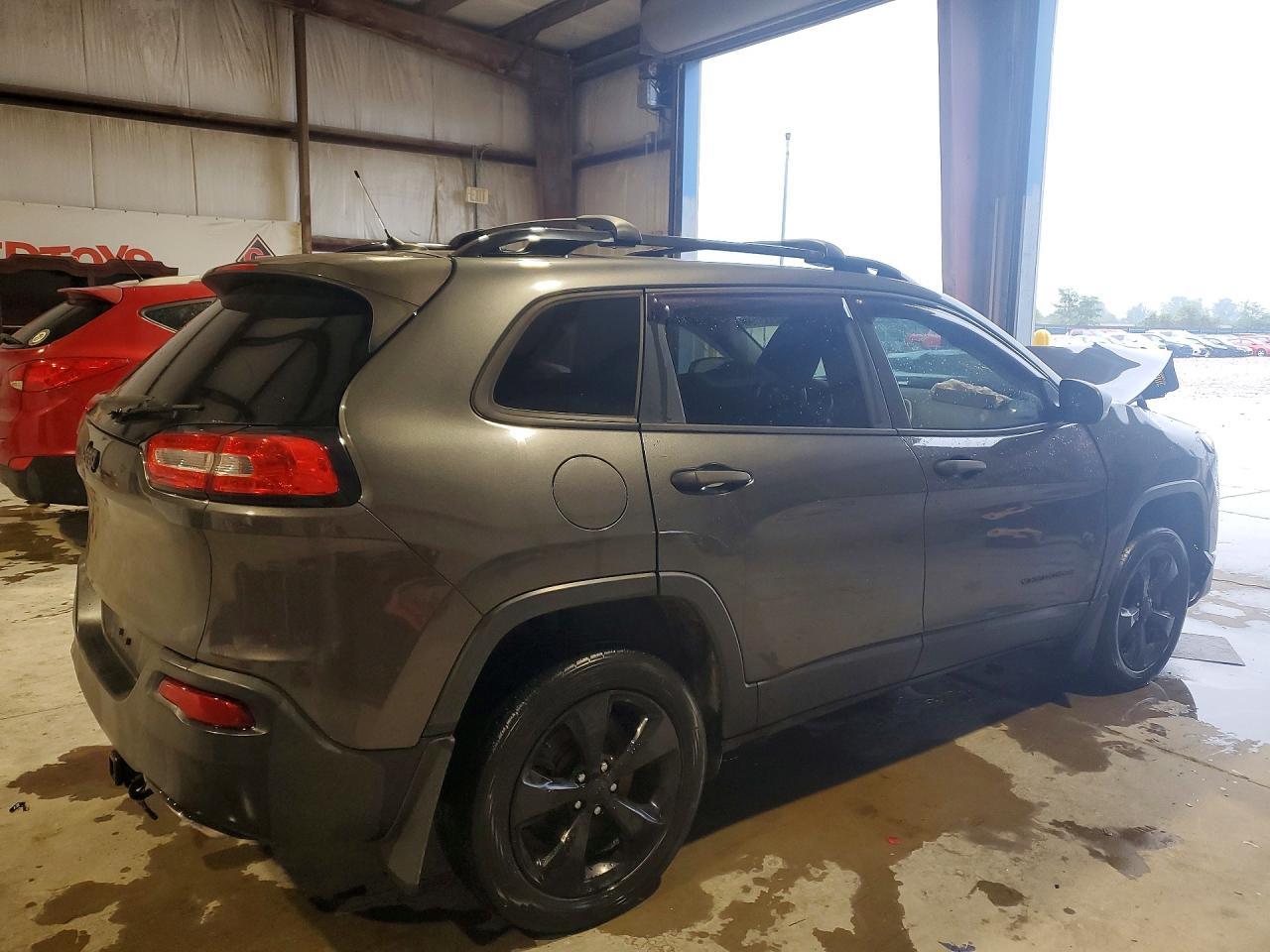 2016 Jeep Cherokee Sport - Фото 3