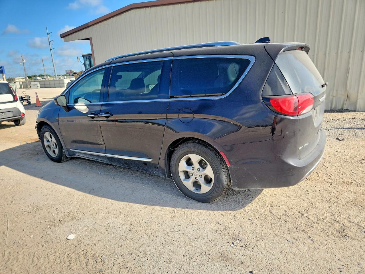 2017 Chrysler Pacifica Touring L Plus - Image 2