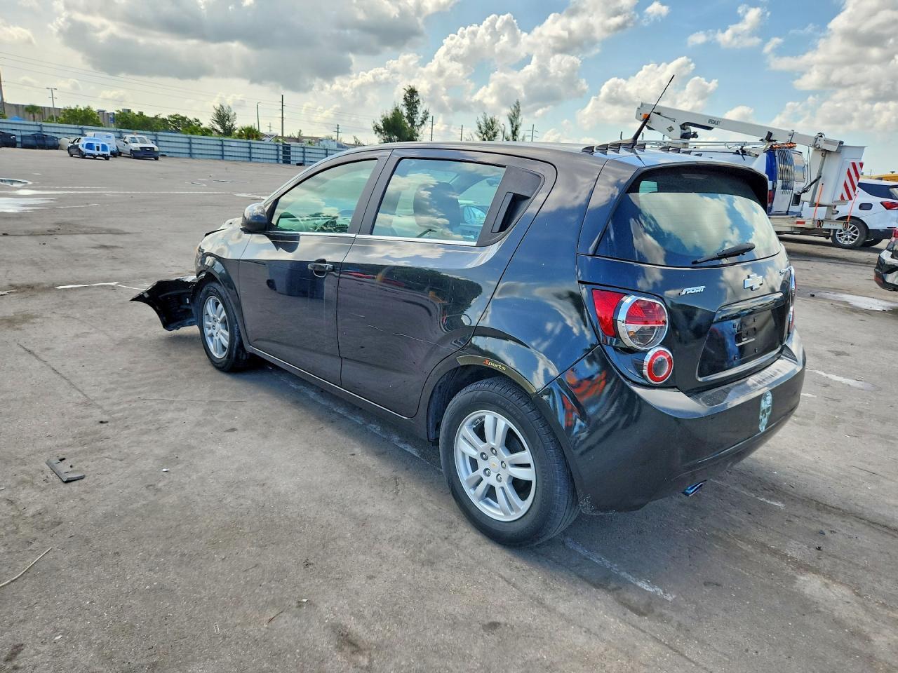 2014 Chevrolet Sonic Lt - Фото 2