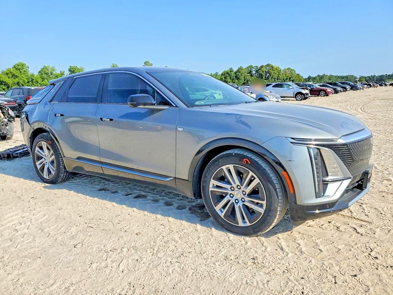 2024 Cadillac Lyriq Tech - Image 4