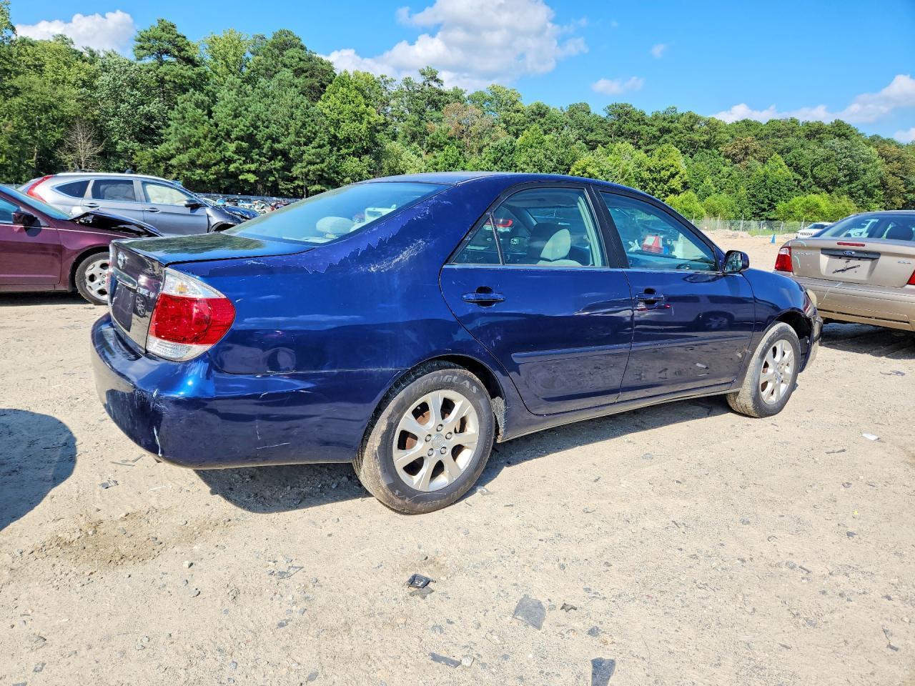 2005 Toyota Camry Le - Image 3