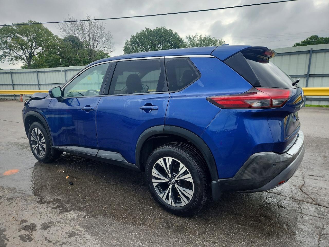 2021 Nissan Rogue Sv - Image 2