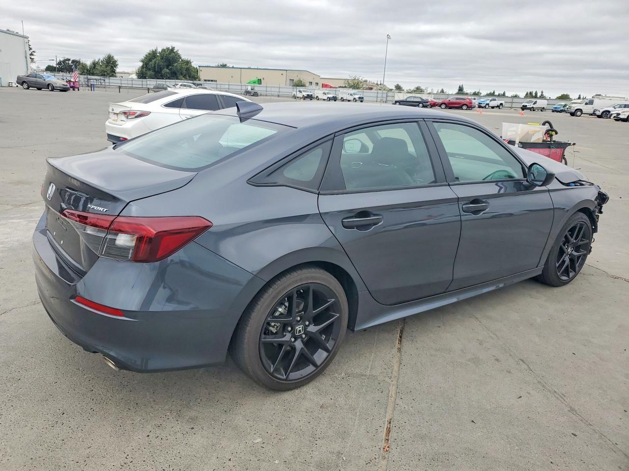 2025 Honda Civic Sport - Фото 3