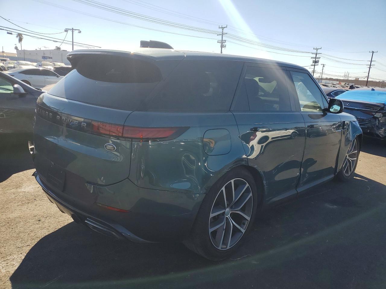 2023 Land Rover Range Rover Sport Dynamic Se - Image 3