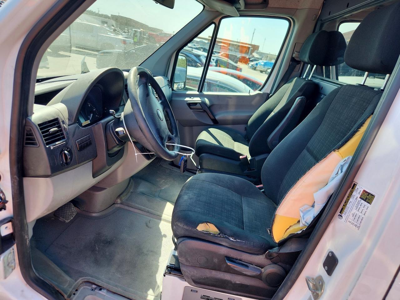 2018 Freightliner Sprinter 2500 Delivery Van - Image 7