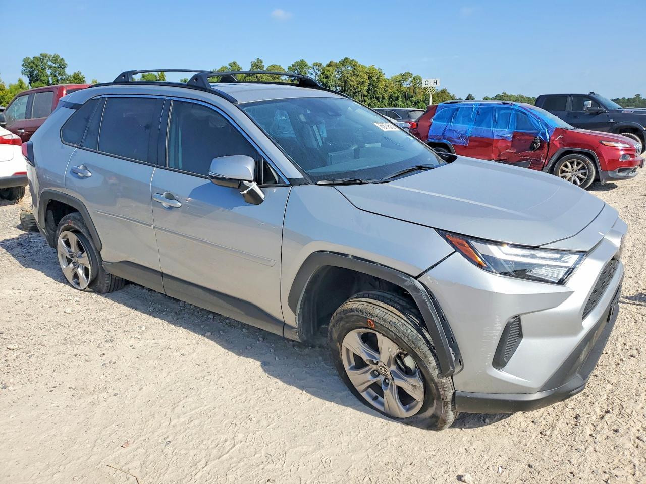 2025 Toyota Rav4 Xle - Image 4