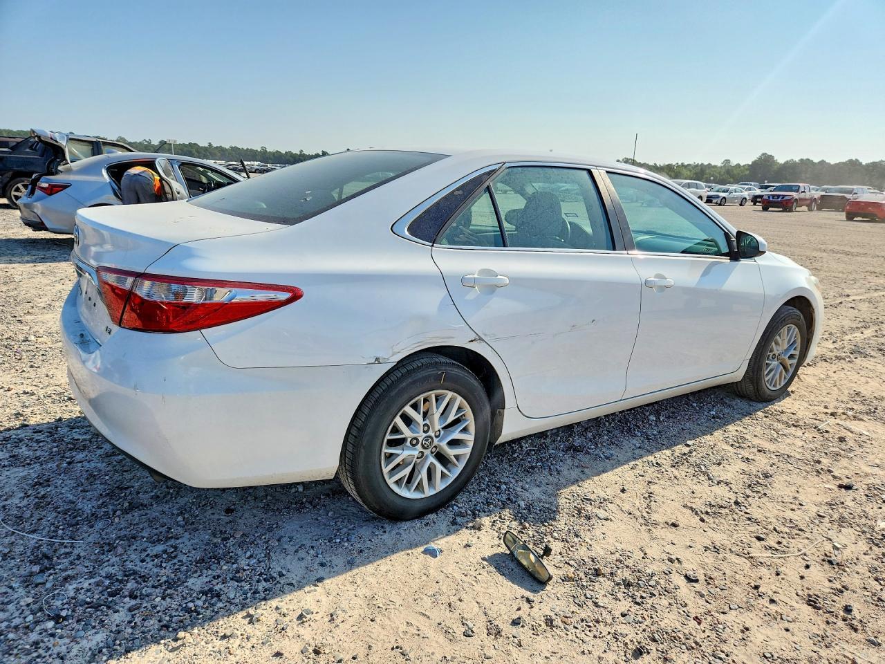 2017 Toyota Camry Le - Фото 3