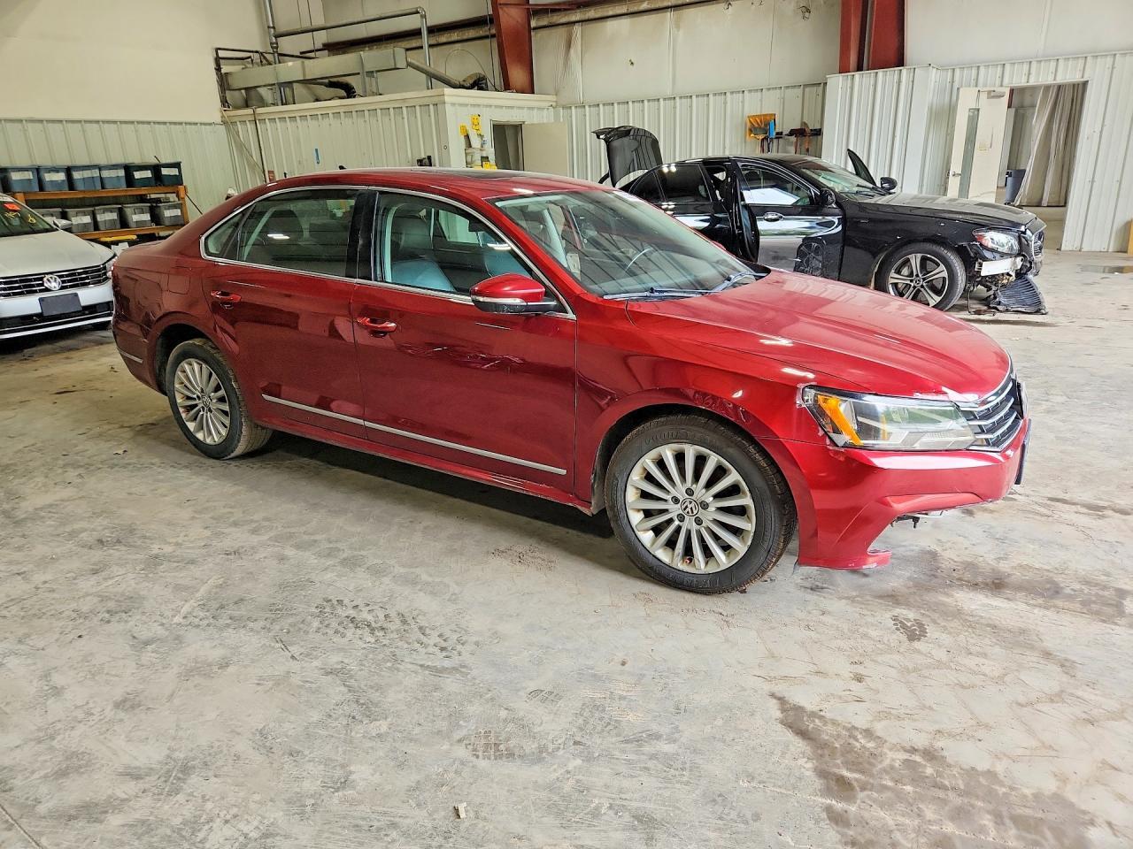 2017 Volkswagen Passat Se - Фото 4