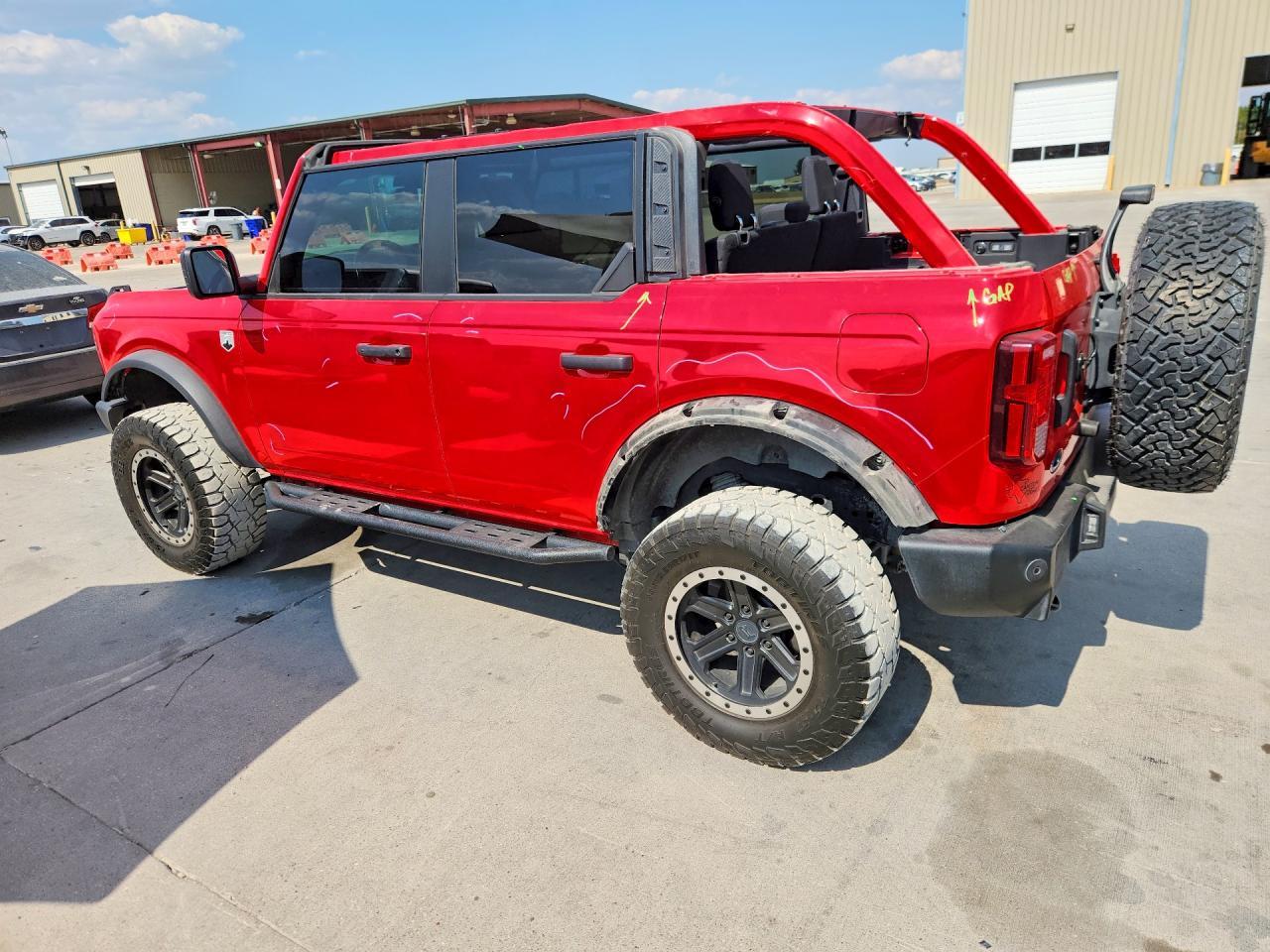 2023 Ford Bronco Base - Фото 2