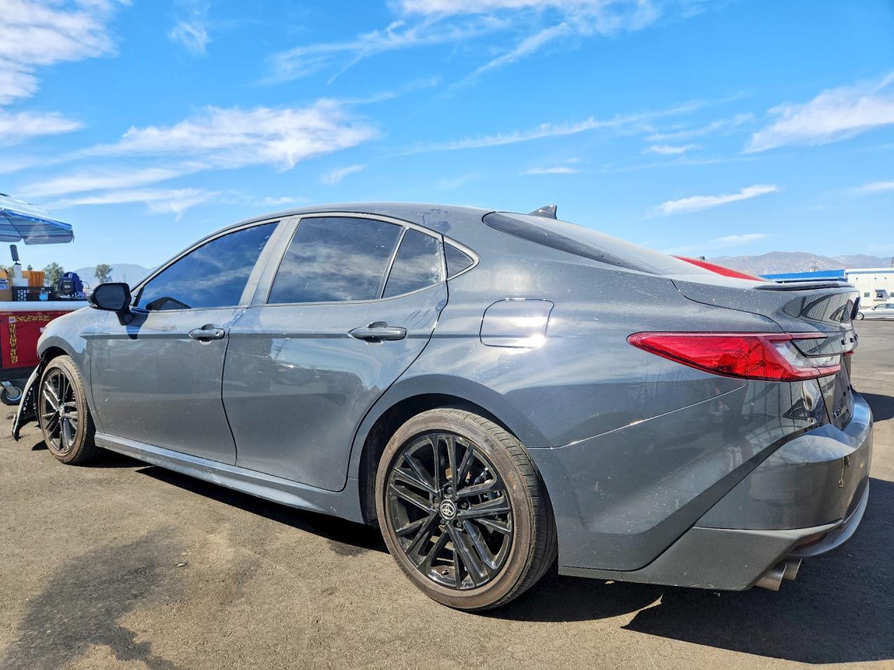 2026 Toyota Camry Se - Image 2