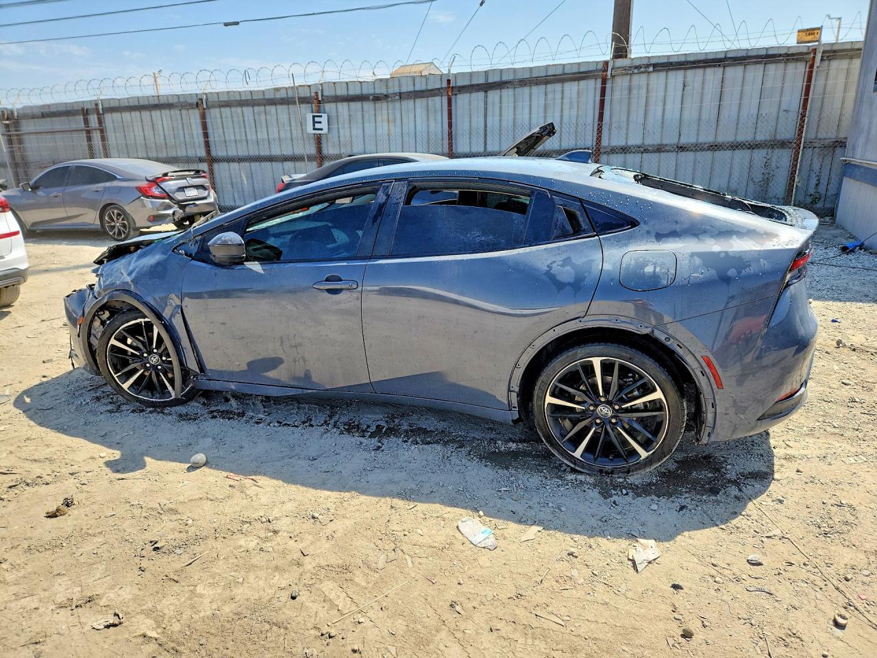 2023 Toyota Prius - Фото 2