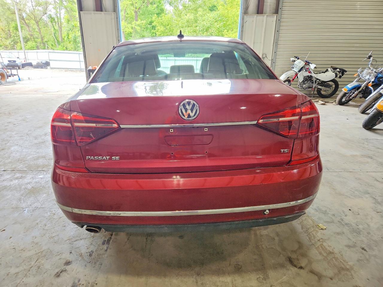 2017 Volkswagen Passat Se - Фото 6