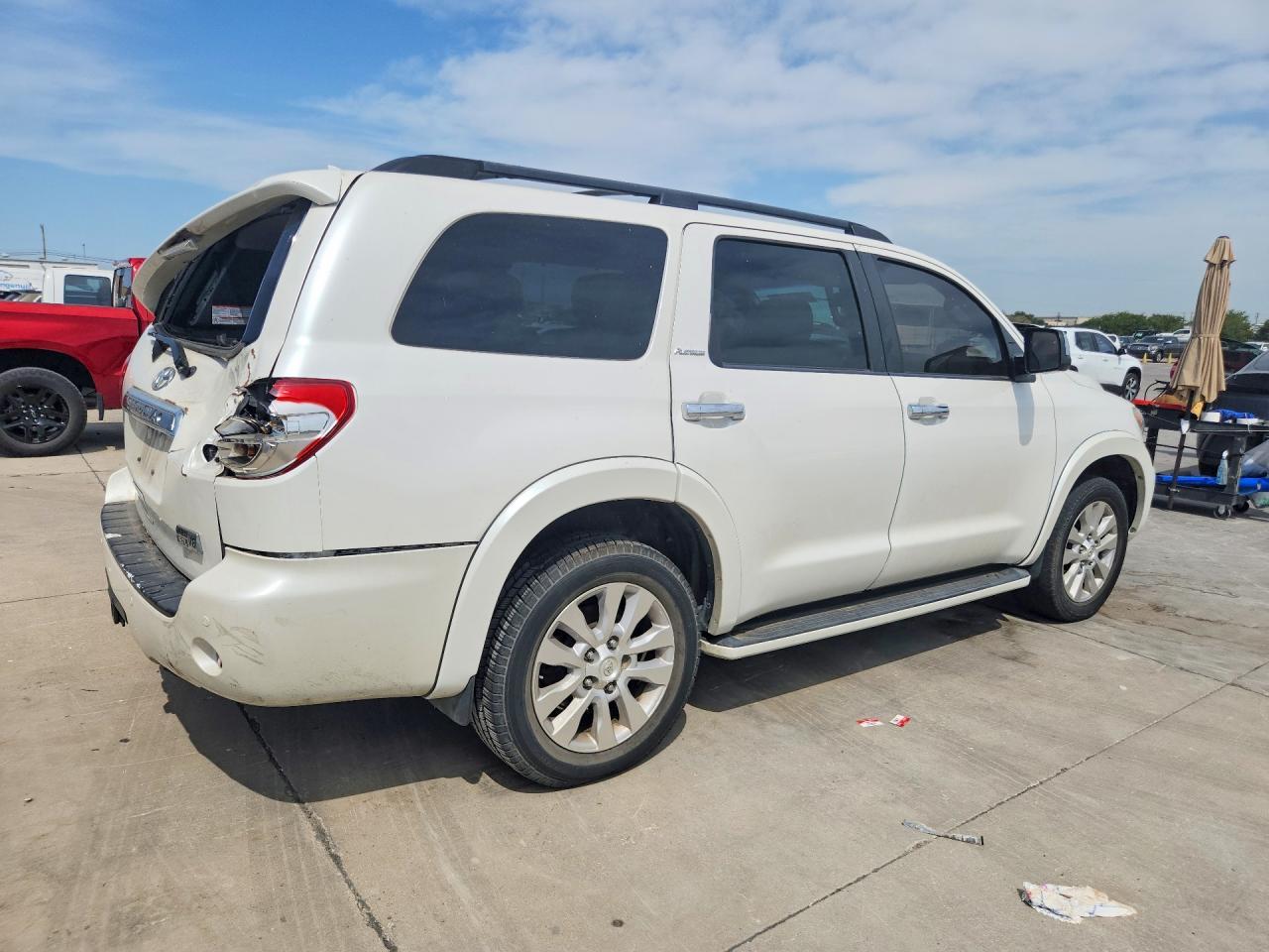 2016 Toyota Sequoia Platinum - Фото 3
