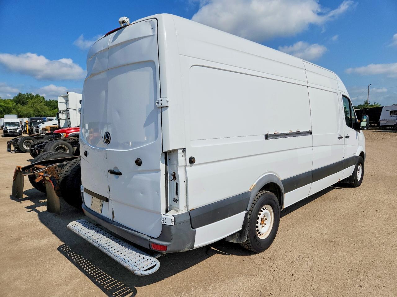 2014 Mercedes-Benz Sprinter 2500 Delivery Van - Image 3