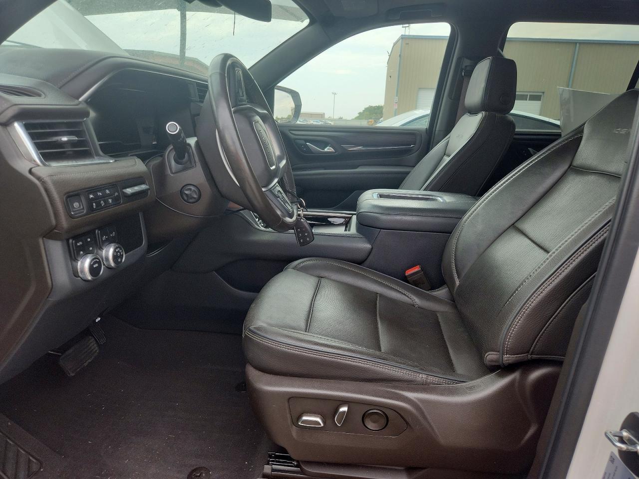 2022 GMC Yukon Denali - Фото 7