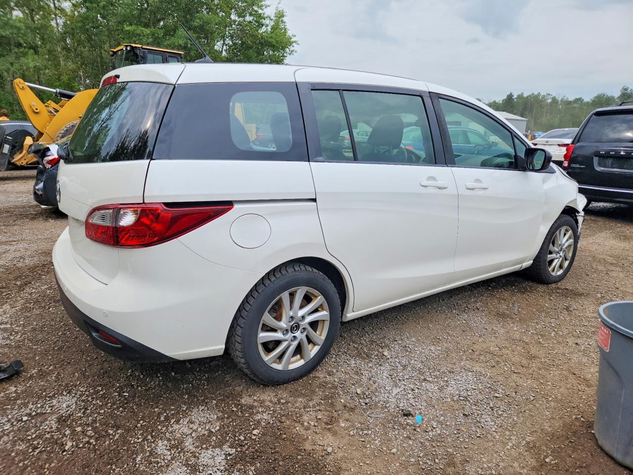 2017 Mazda 5 Touring - Image 3