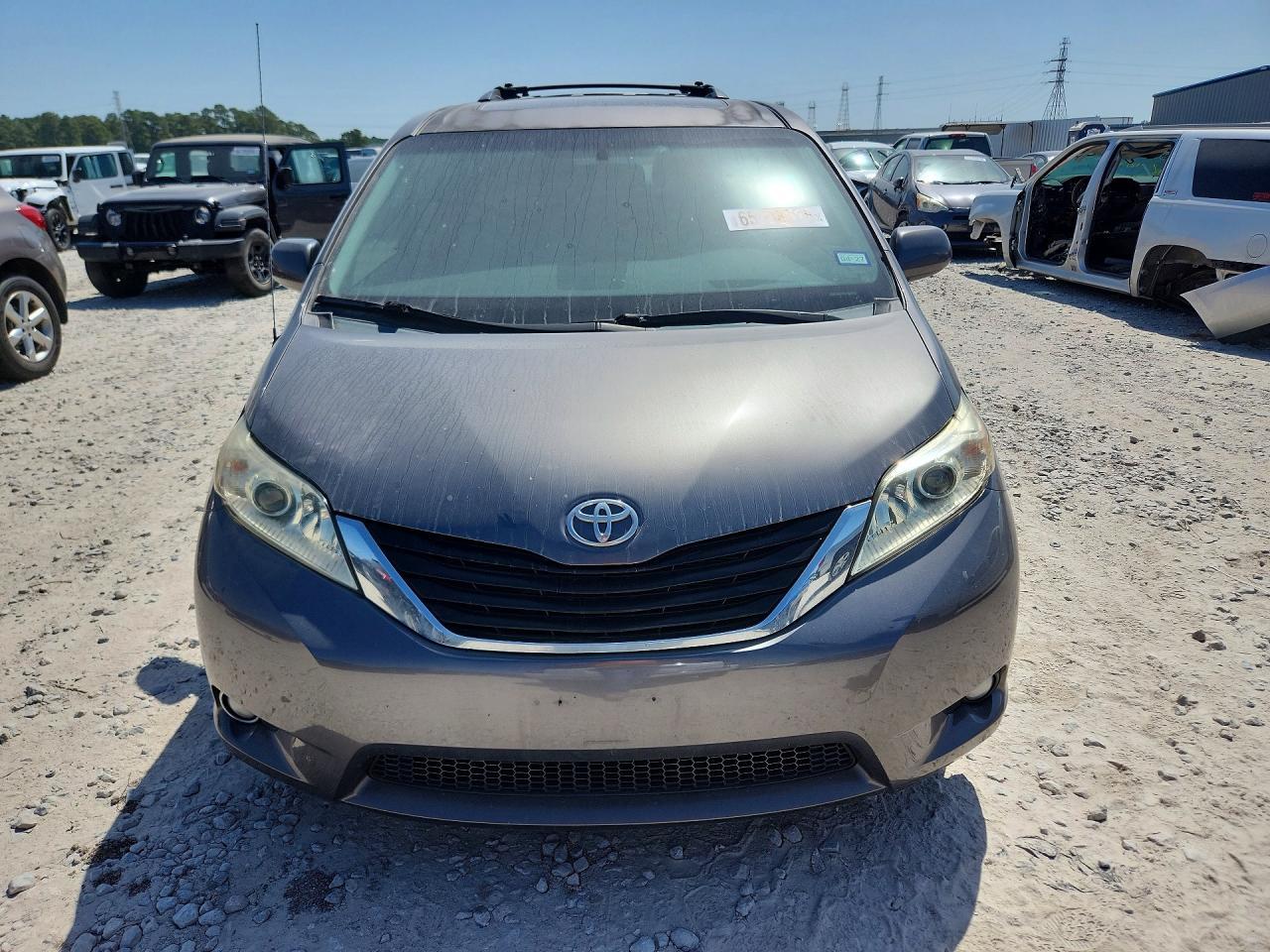 2011 Toyota Sienna Xle 8-Passenger - Image 5