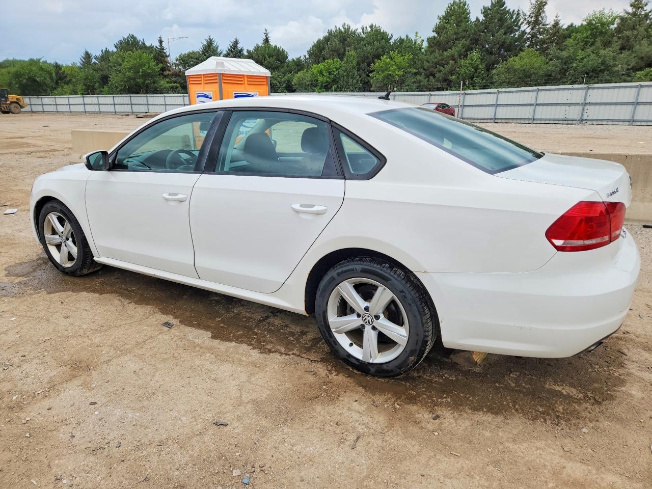 2014 Volkswagen Passat S - Фото 2