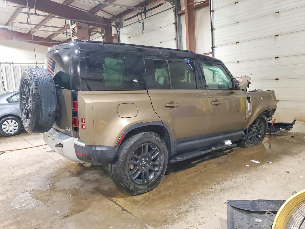 2023 Land Rover Defender 110 S - Image 3