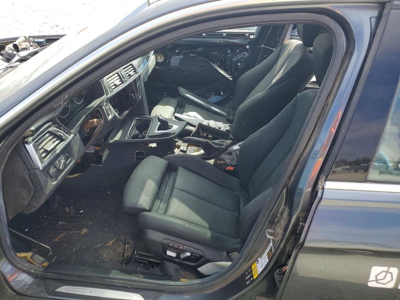 2017 BMW 330 Xi - Image 7
