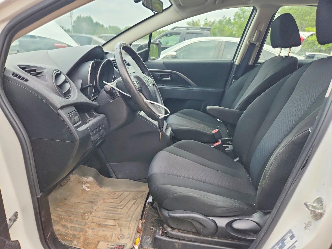 2017 Mazda 5 Touring - Image 7
