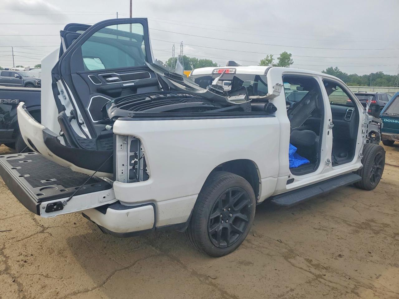 2023 Ram 1500 Laramie - Фото 3