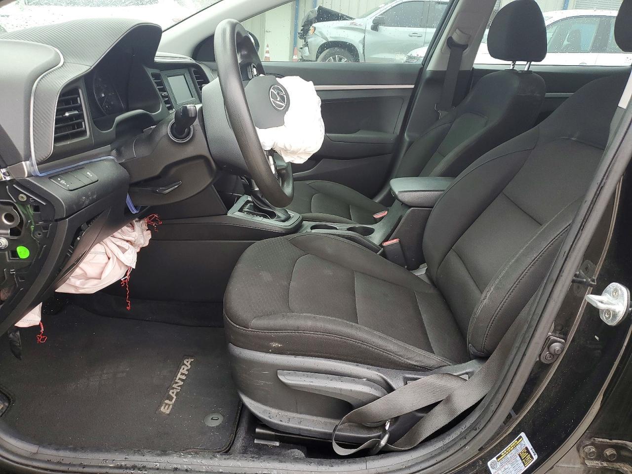2019 Hyundai Elantra Se - Image 7