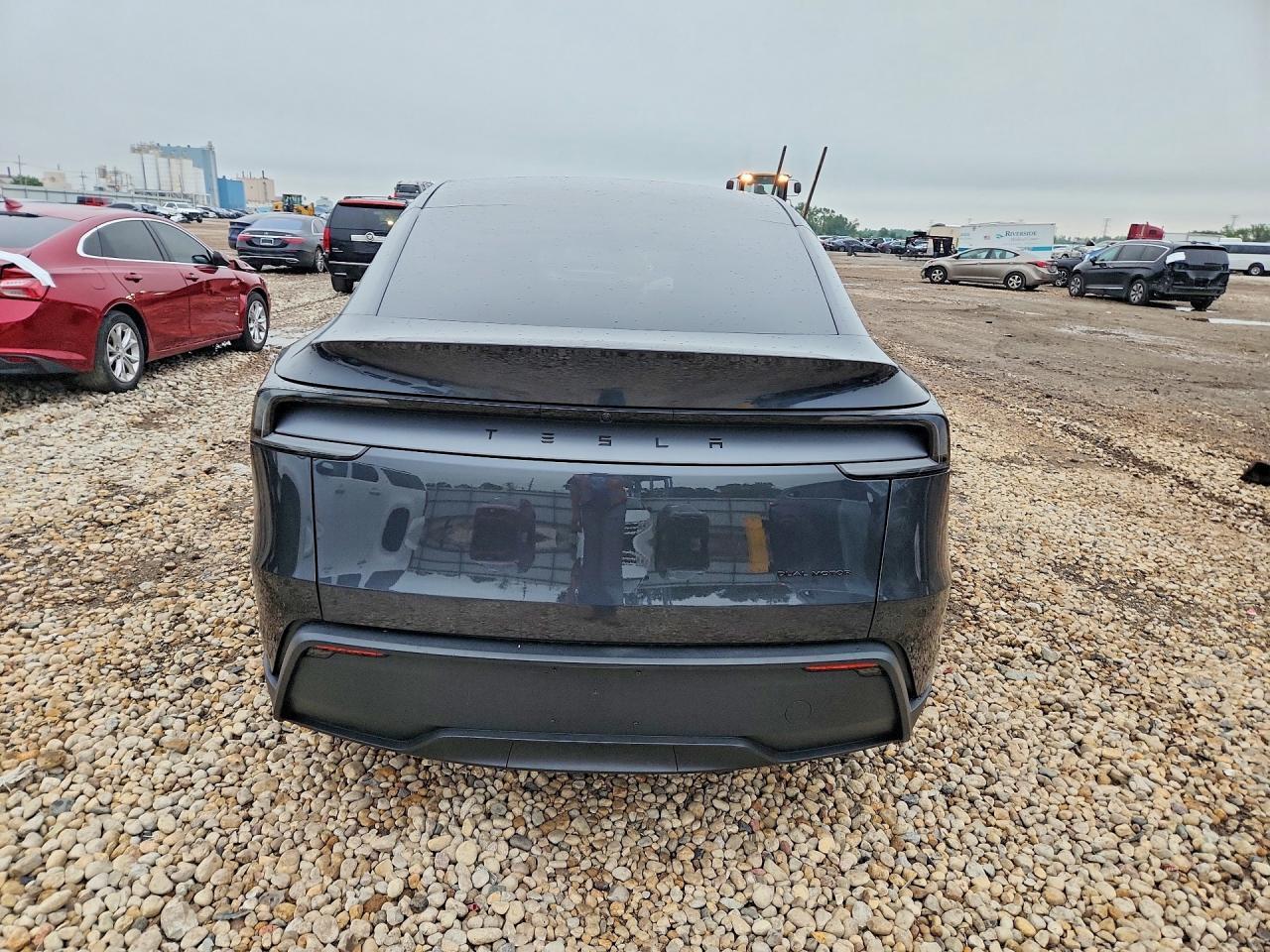 2026 Tesla Model Y - Фото 6