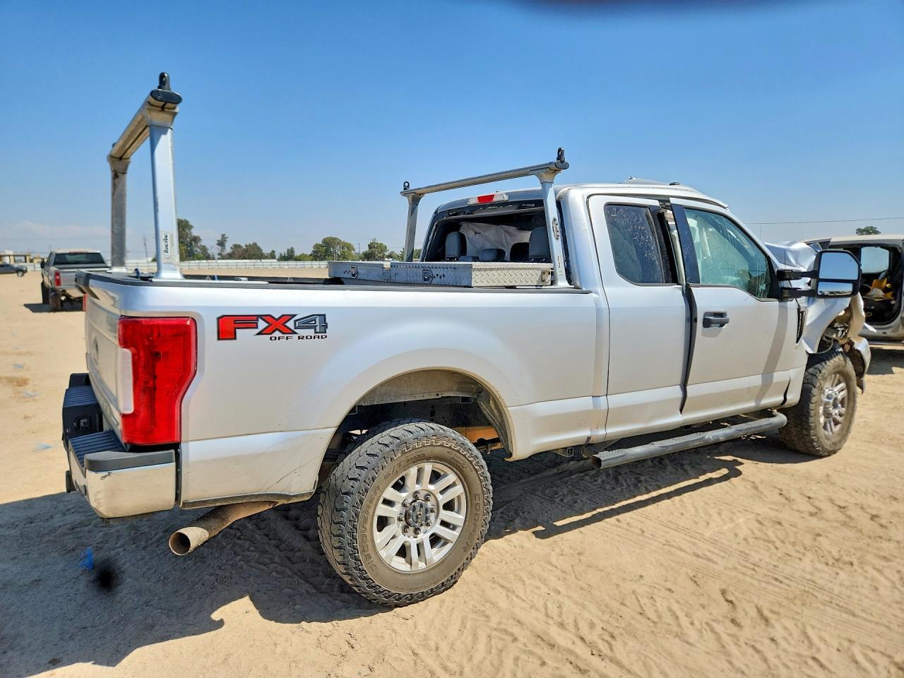 2019 Ford F250 Super Duty - Фото 3
