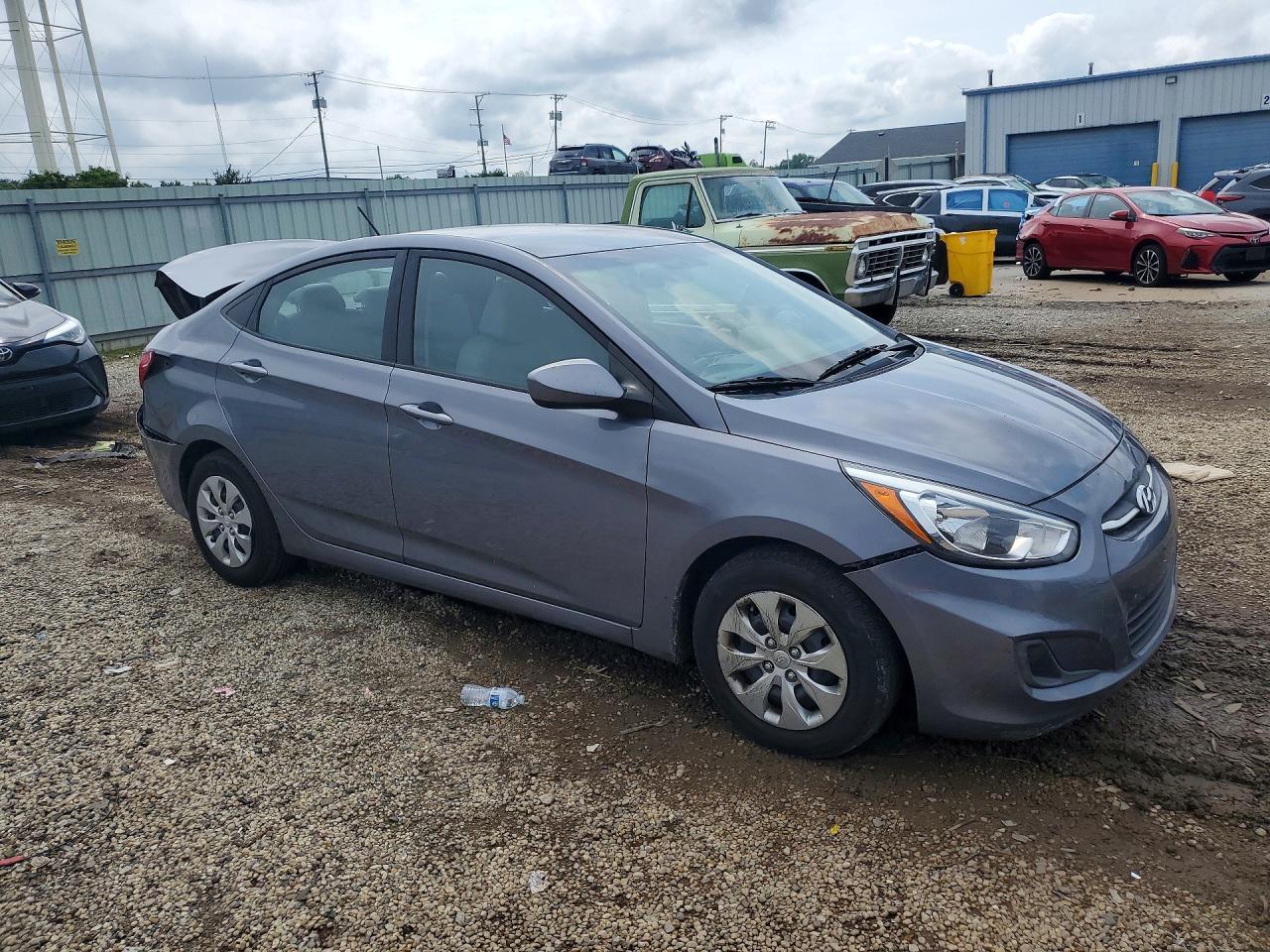 2017 Hyundai Accent Se - Фото 4