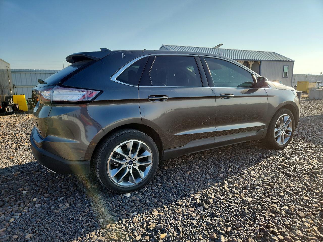 2017 Ford Edge Titanium - Image 3