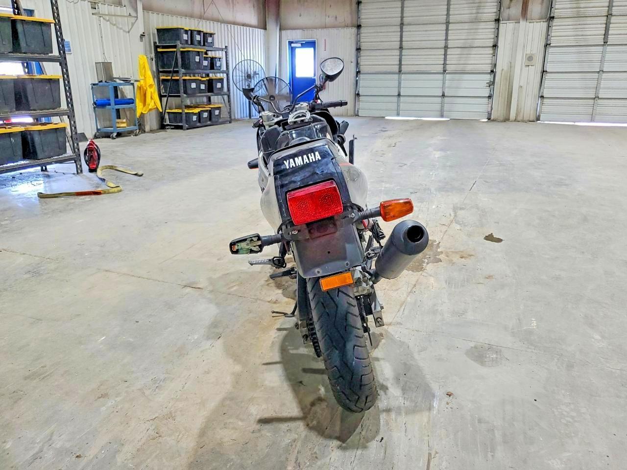 1989 Yamaha Fzr600 - Image 4