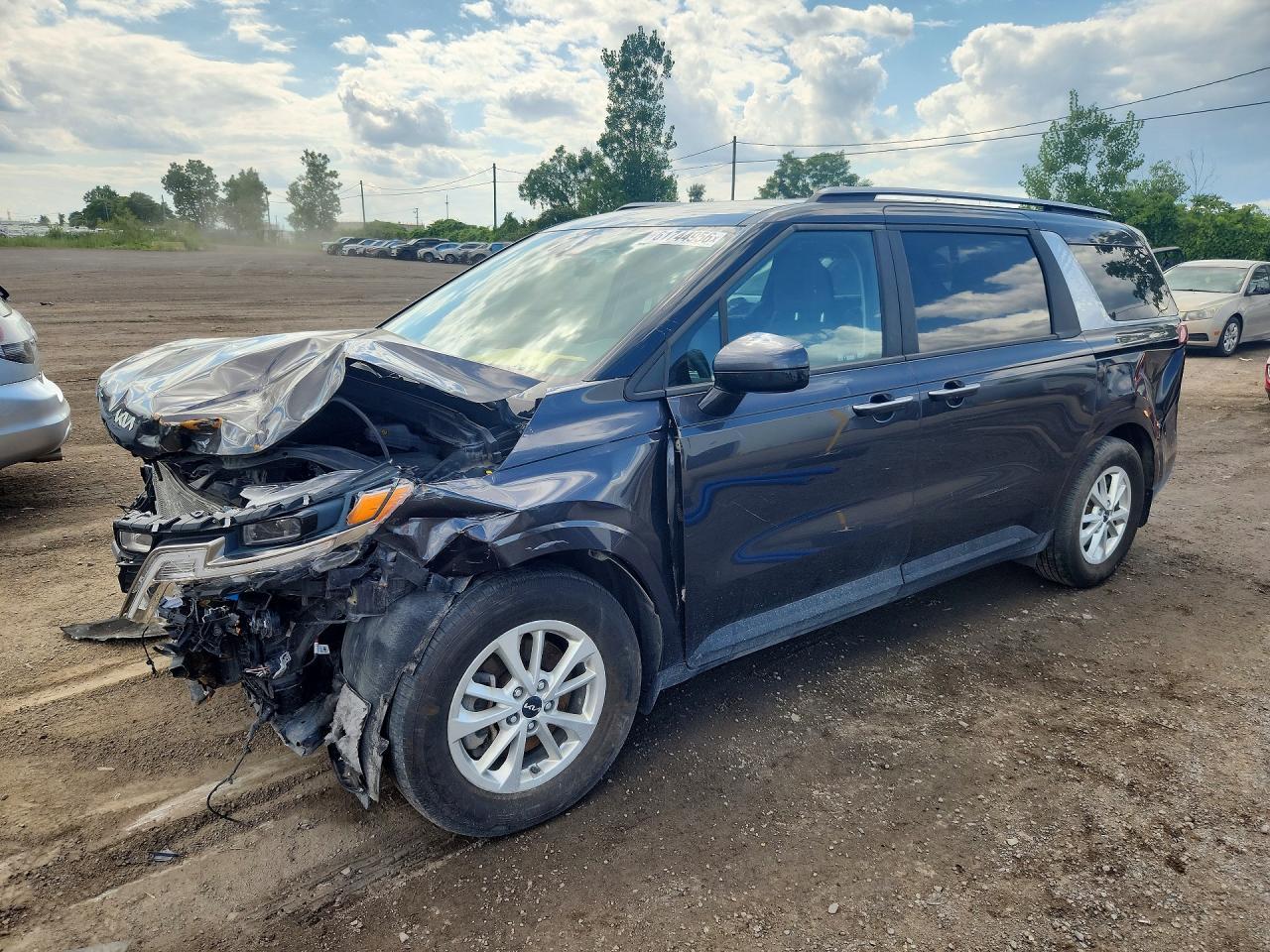 2023 Kia Carnival Lx