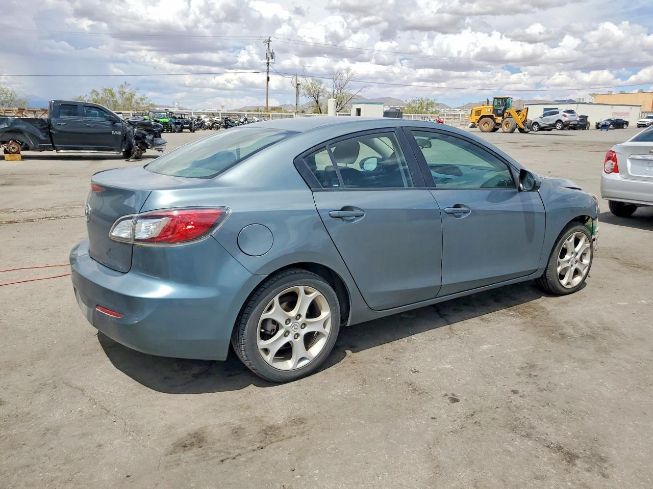 2012 Mazda 3 I - Image 3