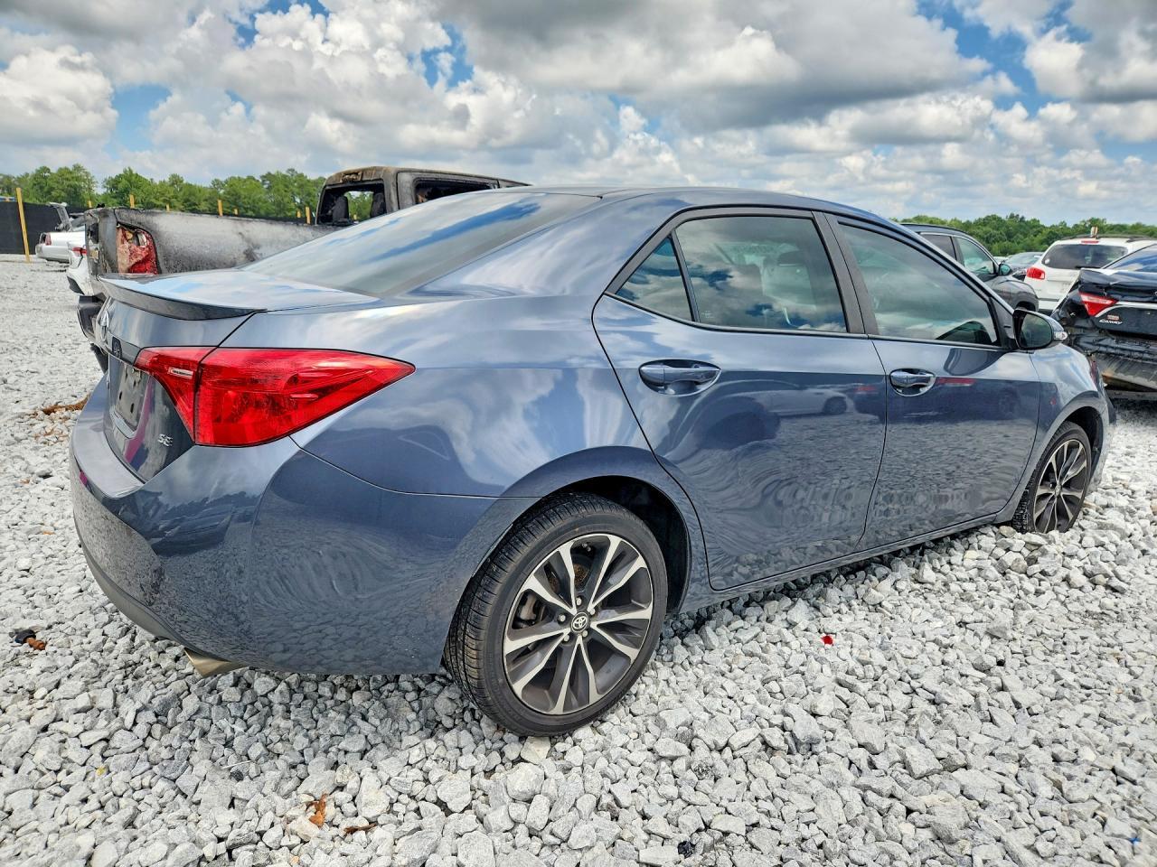 2018 Toyota Corolla Se - Фото 3