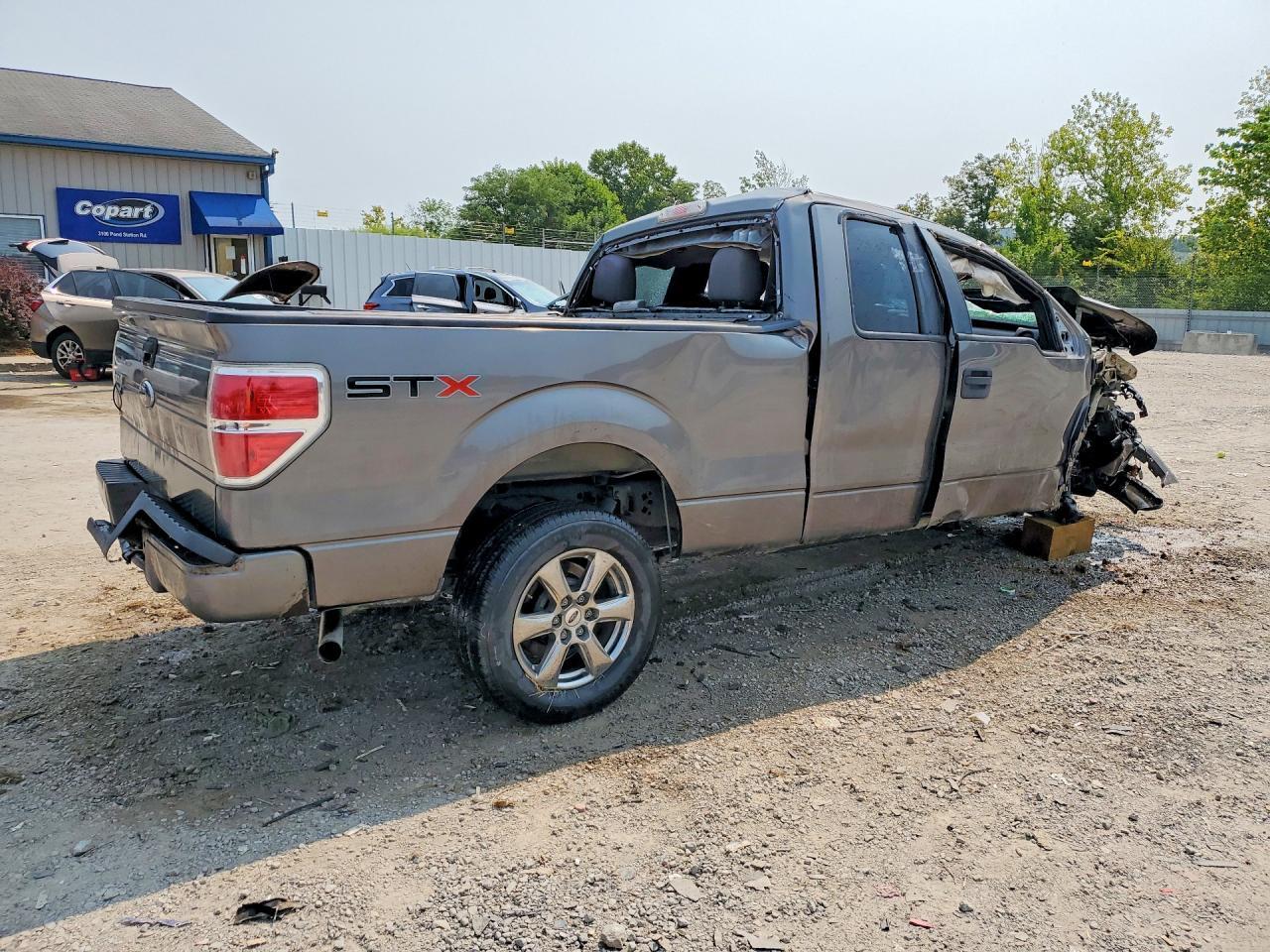 2010 Ford F150 Super Cab - Фото 3