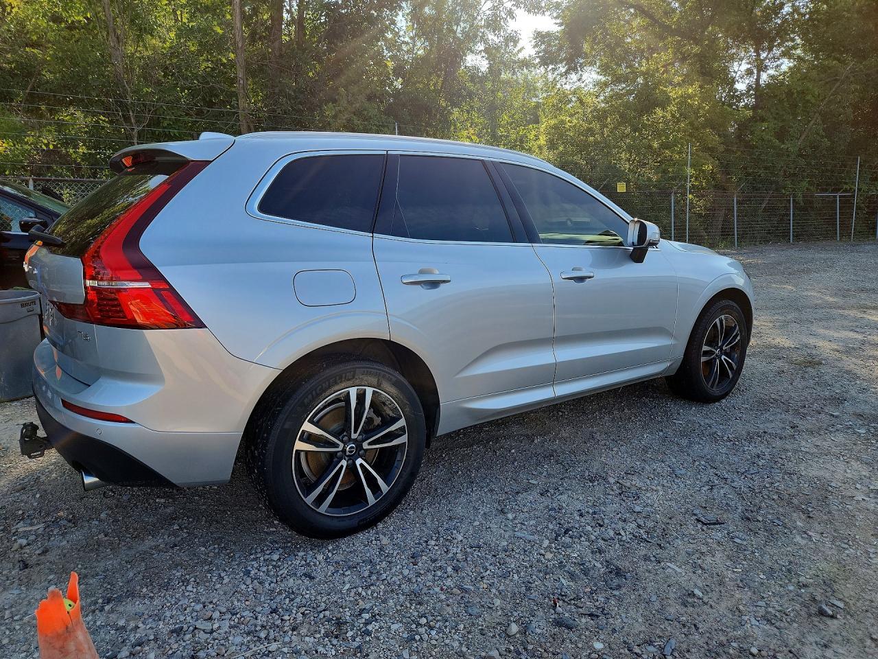 2020 Volvo Xc60 T6 Momentum - Фото 3