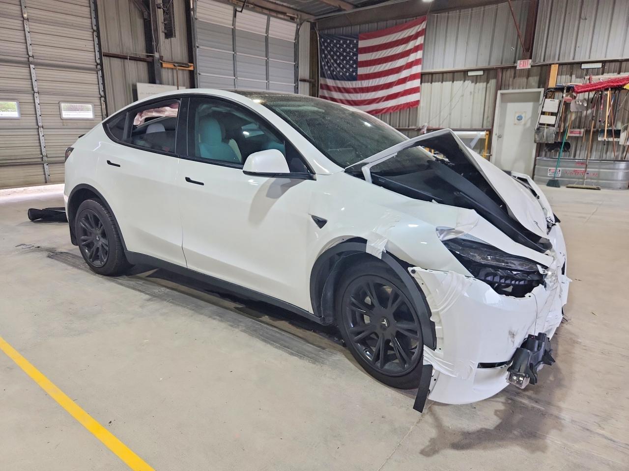 2023 Tesla Model Y - Image 4