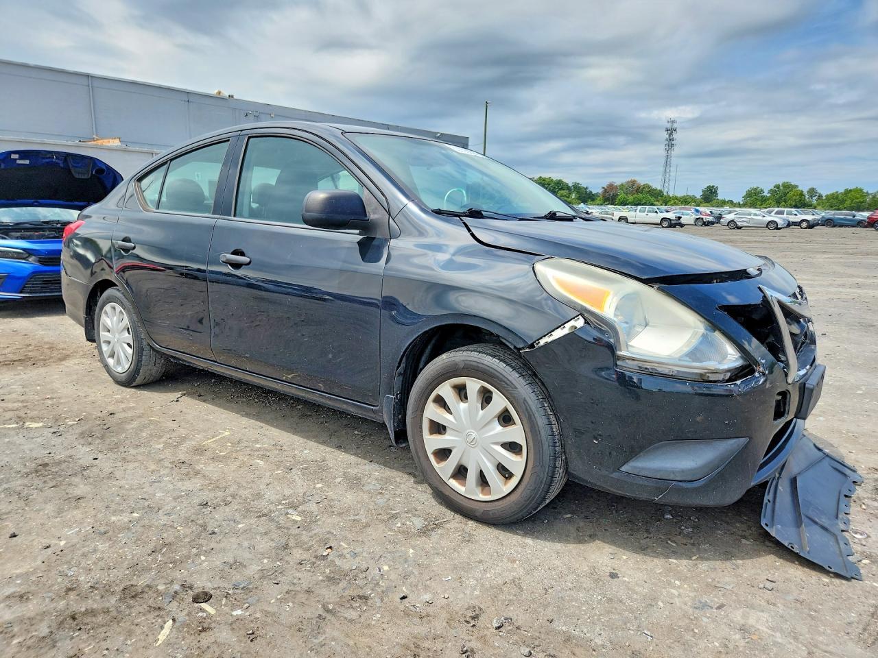 2015 Nissan Versa 1.6 S - Фото 4