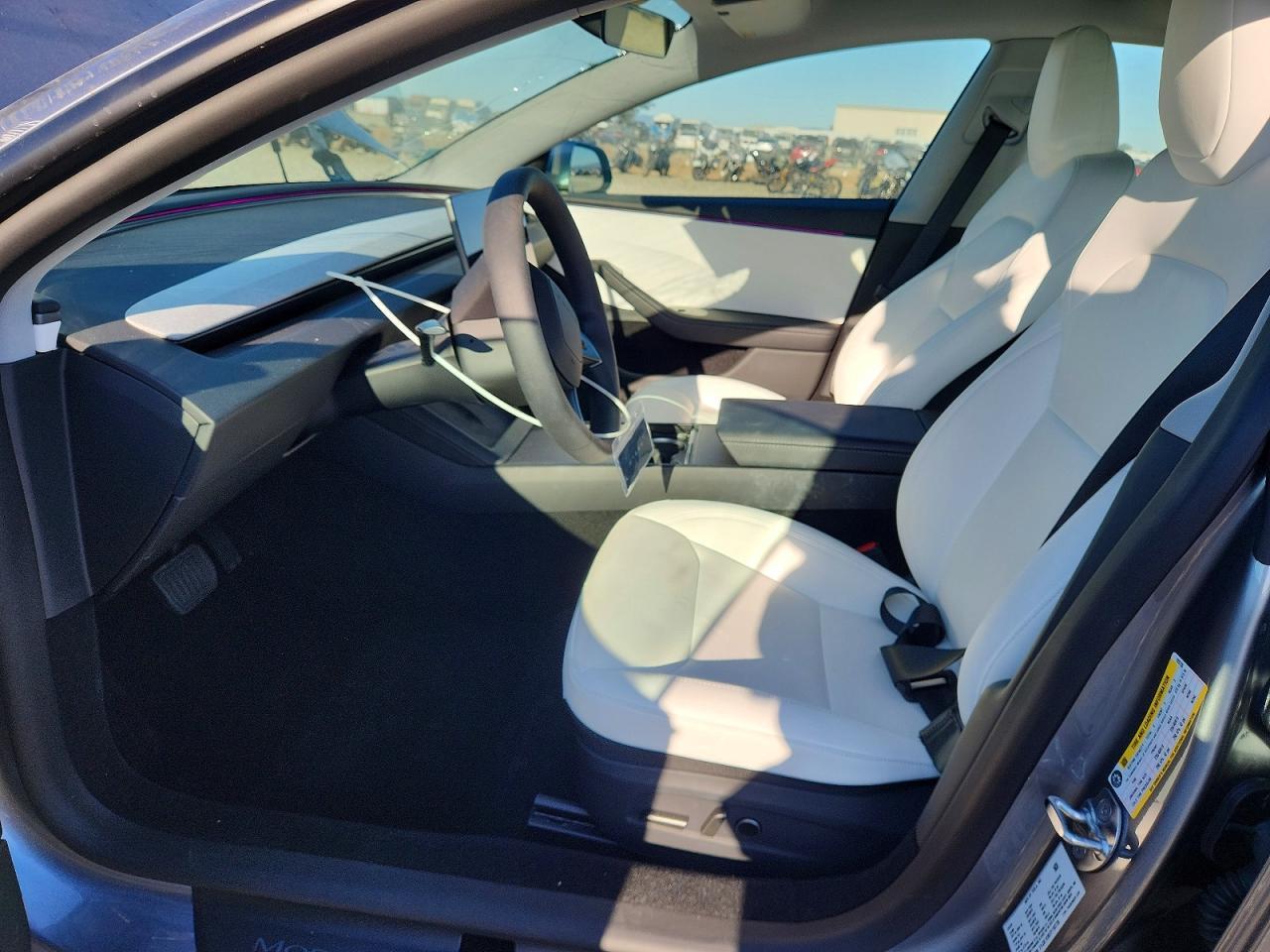 2026 Tesla Model 3 - Фото 7