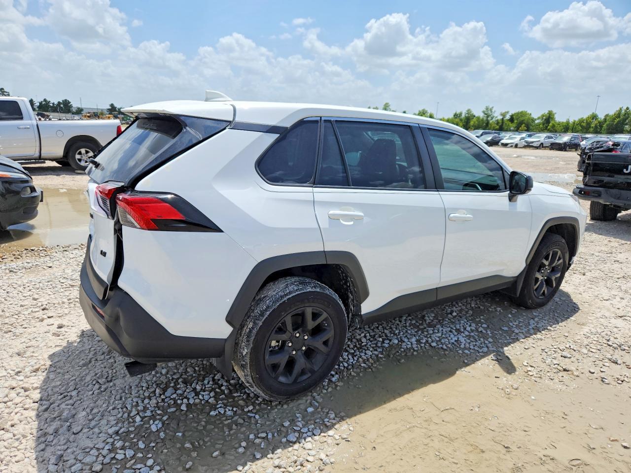 2024 Toyota Rav4 Le - Фото 3