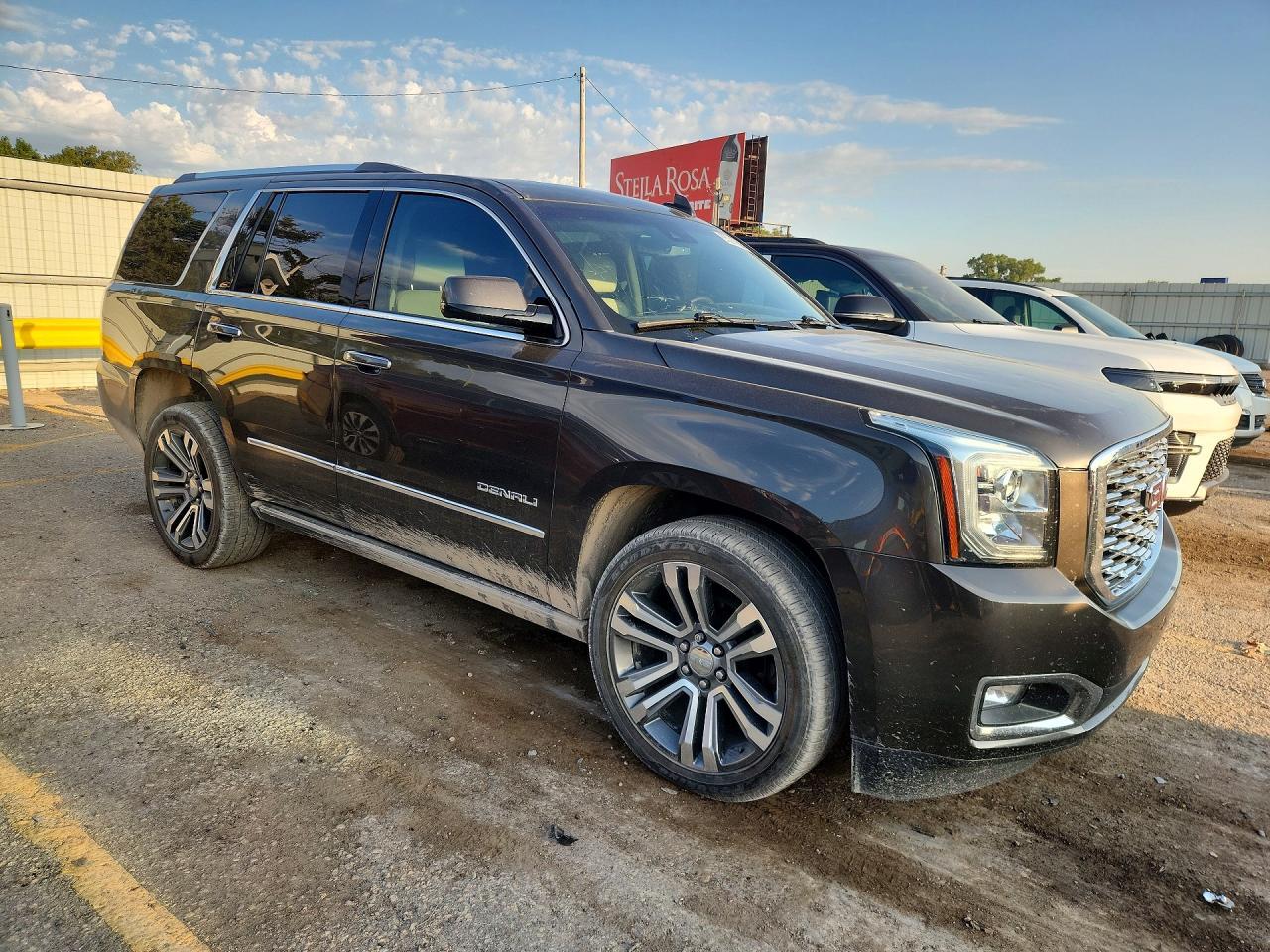 2019 GMC Yukon Denali - Image 4