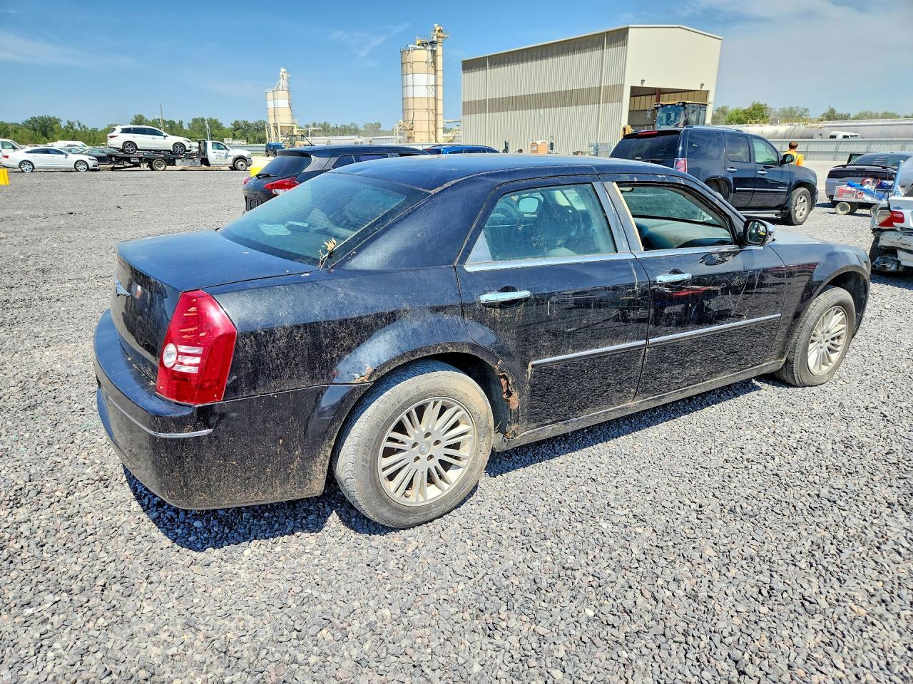 2010 Chrysler 300 Touring - Image 3