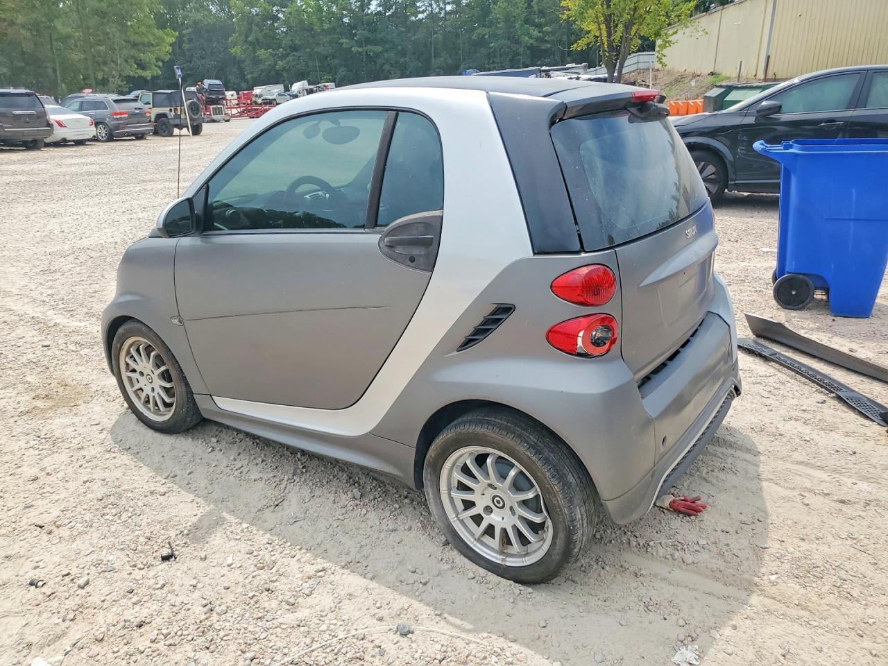 2013 Smart Fortwo Pure - Image 2